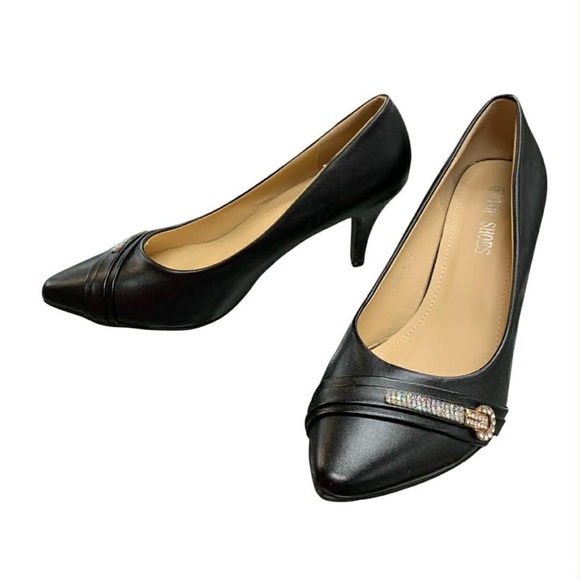 Topshop Shoes - Topshop Black Heels with Embellishment S9.5